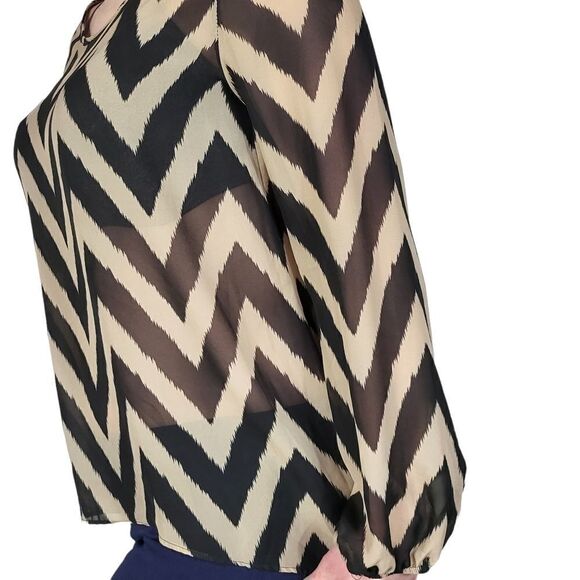 Signature Studio Chevron Stripes Cut Out Crisscross Back High Low Hem Top Size S - Picture 6 of 8